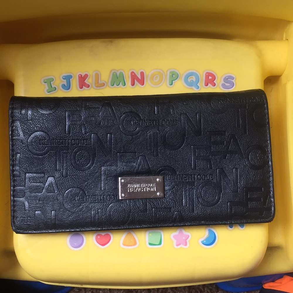 Kenneth Cole reaction wallet